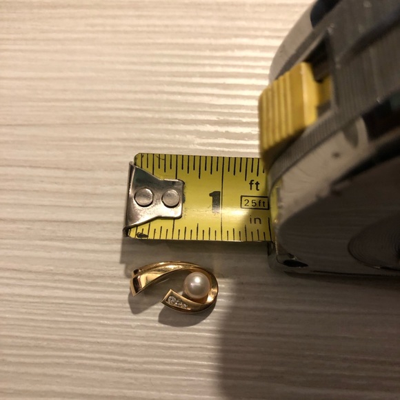 Beautiful gold, pearl, and diamond necklace pendant wearable on various chains. - Picture 9 of 9